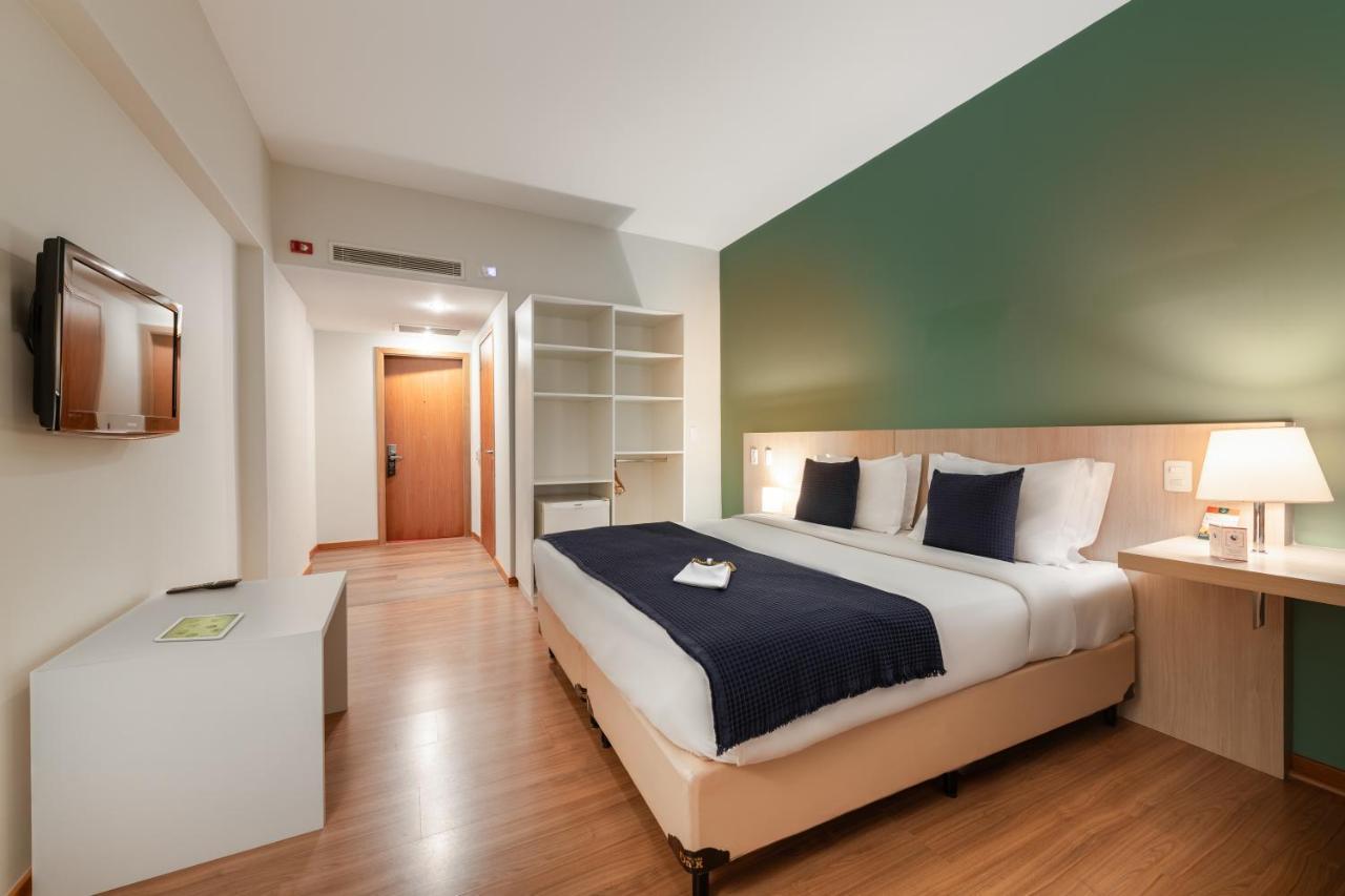 Quarto Queen com Acesso a Pessoas com Mobilidade Condicionada